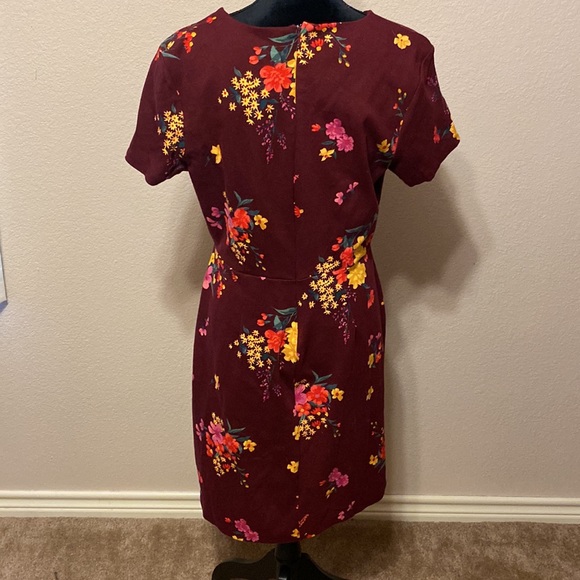 Old Navy Short Sleeve Maroon Floral Dress - Picture 3 of 7
